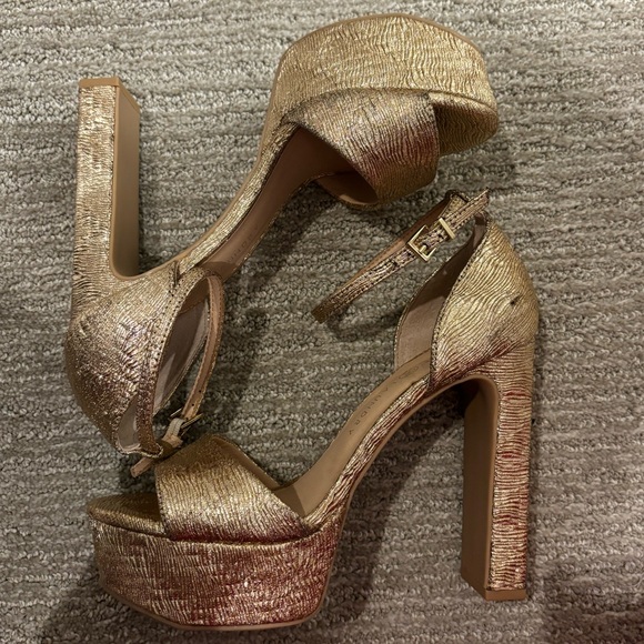 NEW Chinese Laundry Gold Heels - Picture 5 of 5